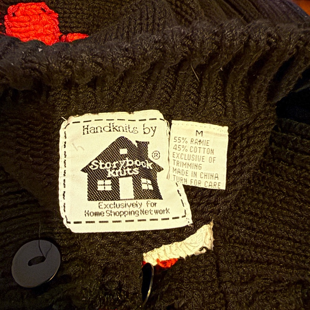 Vintage Argyle story book knits Black Red Floral cardigan with ceramic buttons - Picture 16 of 16
